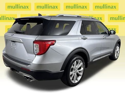 Certified 2022 Ford Explorer Platinum w/ Equipment Group 601A image 4