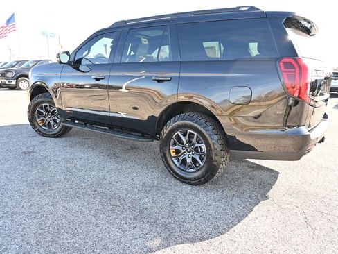 New 2026 Ford Expedition Tremor image 7