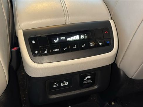 Used 2022 Nissan Pathfinder Platinum w/ Cargo Package image 8