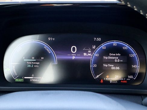 Used 2024 Toyota Crown XLE image 27