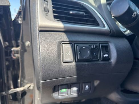 Used 2018 Nissan Sentra SV FWD image 12