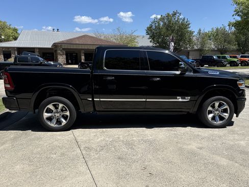 Used 2021 RAM 1500 Limited w/ Body Color Bumper Group RWD image 8