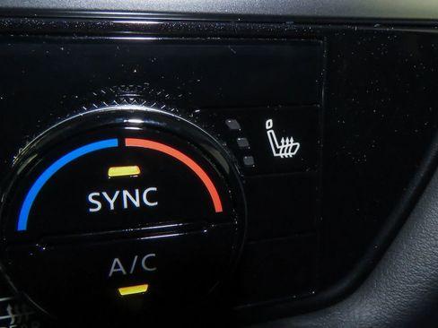 Certified 2025 Nissan Pathfinder SV image 11