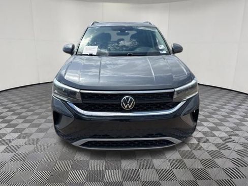 Used 2024 Volkswagen Taos SE FWD image 12