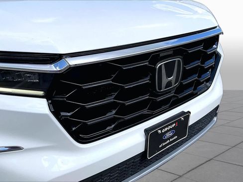 Used 2023 Honda Pilot Touring image 30