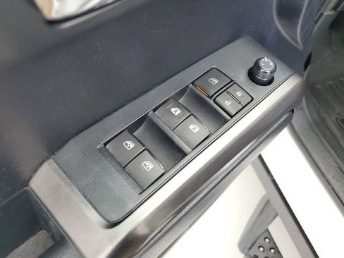 Used 2019 Toyota Tacoma Limited RWD image 19