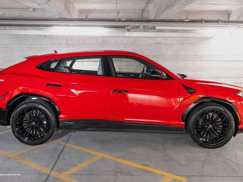 New 2025 Lamborghini Urus SE image 17