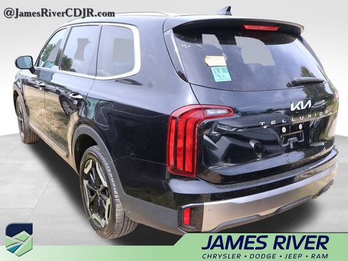 Used 2025 Kia Telluride S FWD image 23