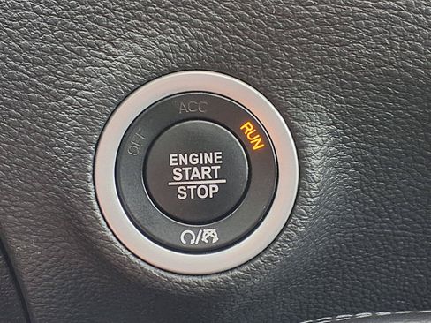 Used 2023 Dodge Challenger SXT RWD image 11