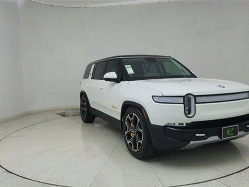 Used 2024 Rivian R1S Adventure image 67