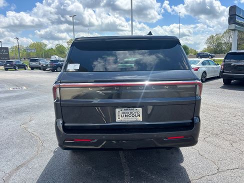 New 2026 Lincoln Navigator Reserve w/ Jet Appearance Package AWD/4WD image 6