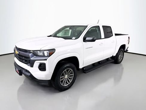 New 2026 Chevrolet Colorado LT w/ Advanced Trailering Package AWD/4WD image 3