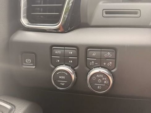 Used 2022 GMC Sierra 1500 Denali AWD/4WD image 13