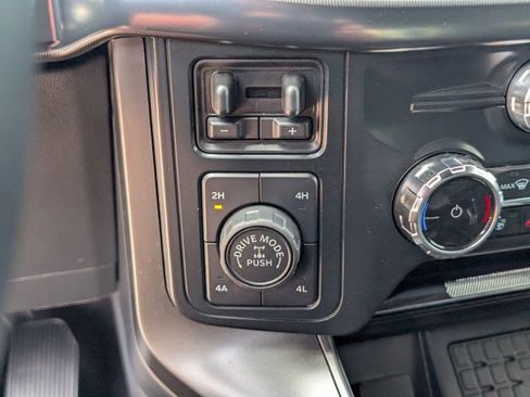 Used 2025 Ford F150 Lariat w/ Equipment Group 502A High AWD/4WD image 30