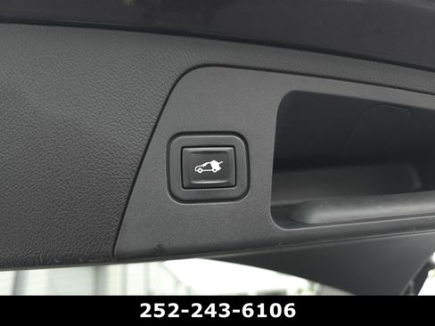 Used 2020 Buick Envision Essence FWD image 32