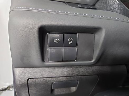 Used 2023 Toyota Highlander L image 27