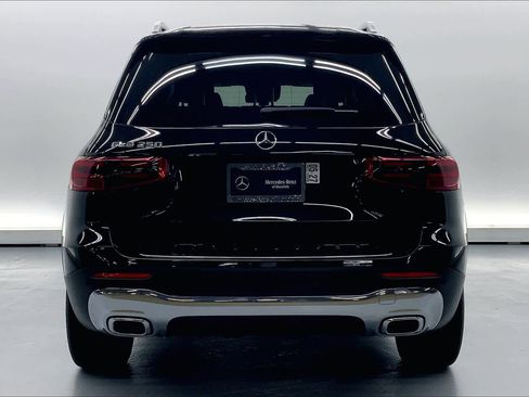Used 2025 Mercedes-Benz GLB 250 image 3