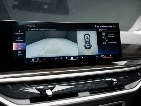 Used 2024 BMW X7 xDrive40i image 49