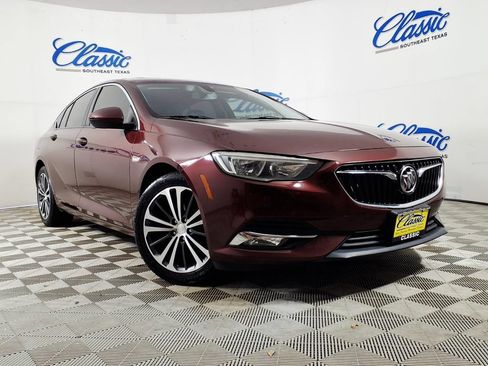 Used 2018 Buick Regal Essence FWD image 1