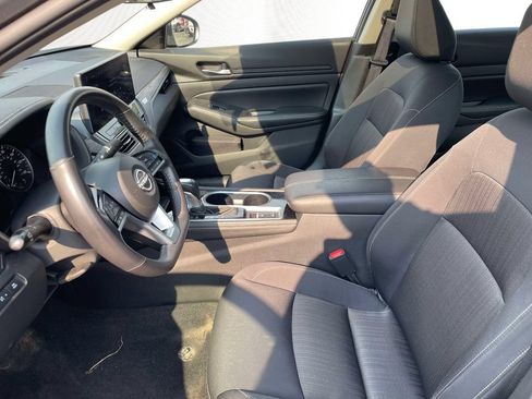 Used 2024 Nissan Altima 2.5 SV w/ SV Premium Package AWD/4WD image 22