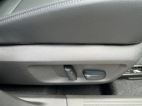 New 2025 Nissan Rogue SL w/ SL Premium Package image 16