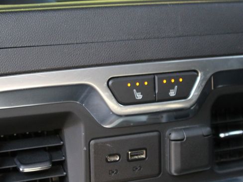 Used 2021 GMC Sierra 1500 AT4 w/ AT4 Preferred Package image 17