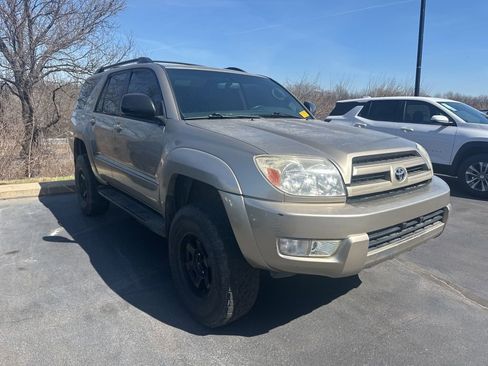 Used 2004 Toyota 4Runner Limited image 4