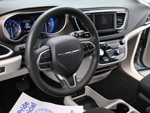 Used 2023 Chrysler Voyager LX FWD image 13