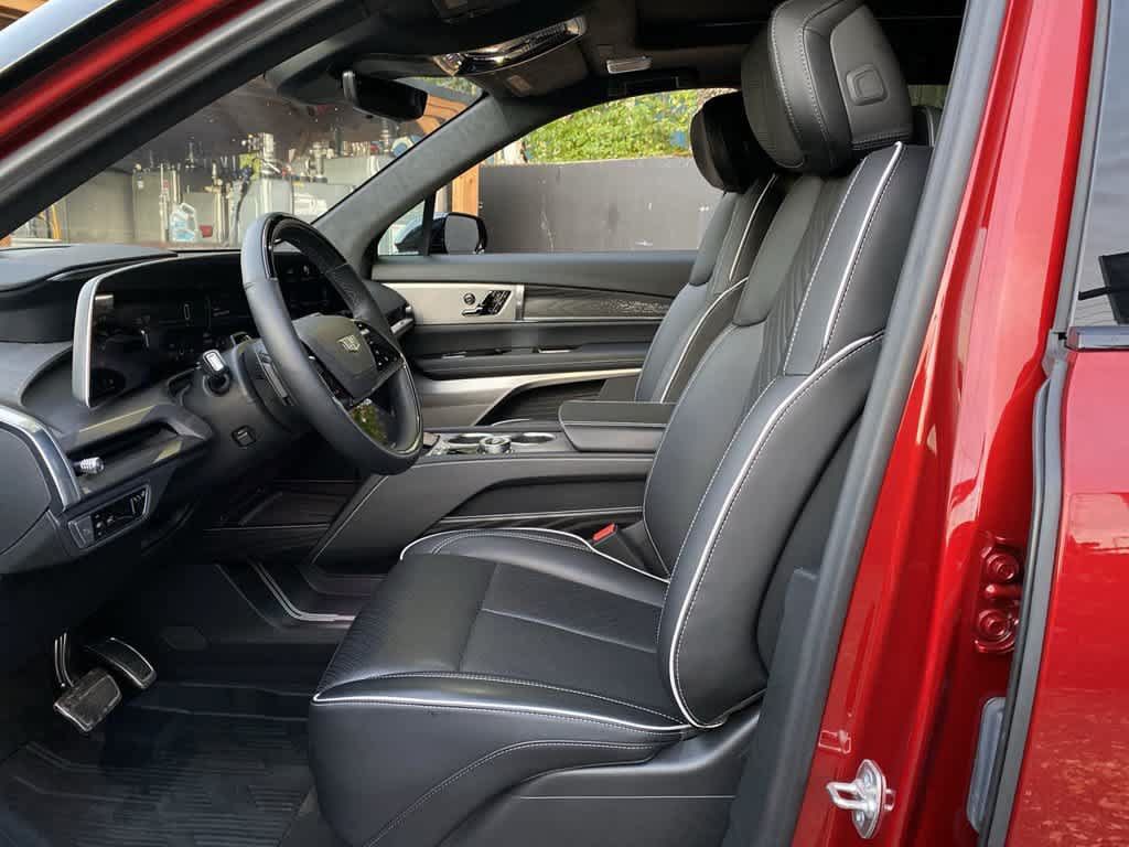Certified 2026 Cadillac Vistiq Luxury w/ LPO, Floor Liner Package AWD/4WD image 14