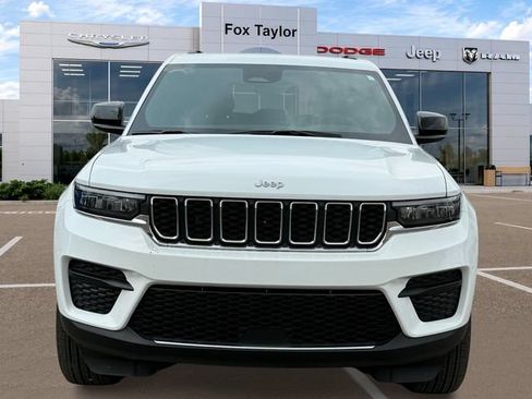 Certified 2025 Jeep Grand Cherokee Laredo X w/ Luxury Tech Group I AWD/4WD image 2
