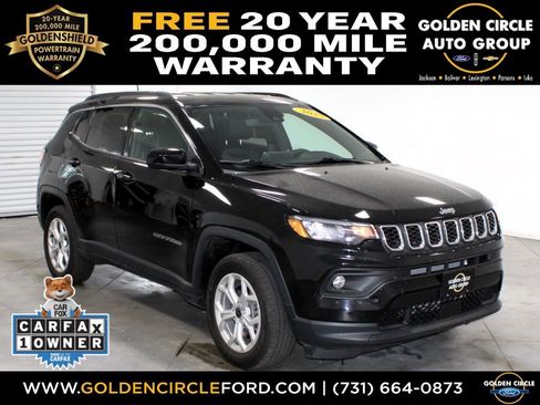 Used 2025 Jeep Compass Latitude AWD/4WD image 1