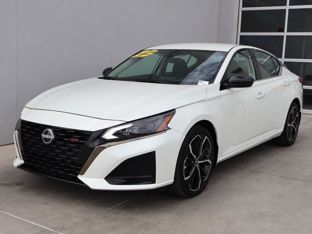 Used 2025 Nissan Altima 2.5 SR FWD image 1