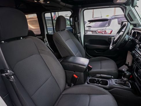 Used 2021 Jeep Wrangler Unlimited Sport image 19