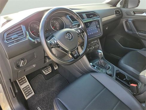Used 2020 Volkswagen Tiguan SE R-Line image 16