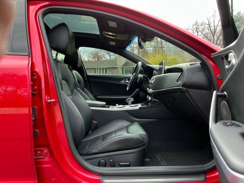 Used 2020 Kia Stinger GT2 image 10