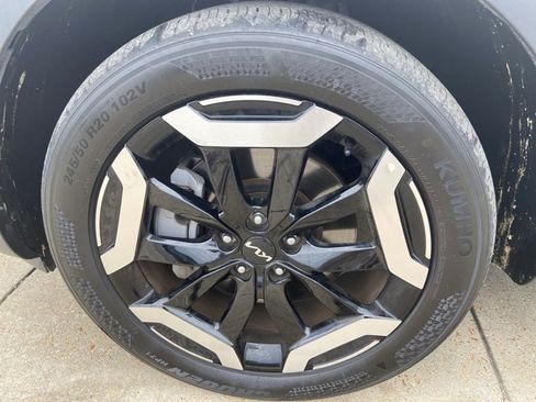 Used 2025 Kia Telluride S FWD image 21