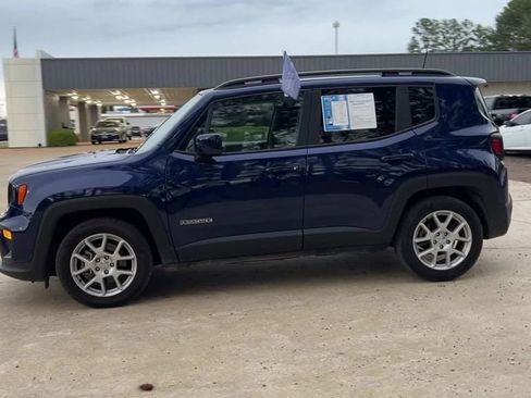 Used 2021 Jeep Renegade Latitude image 3
