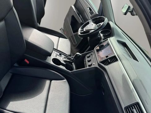 Used 2018 Volkswagen Atlas SE image 11