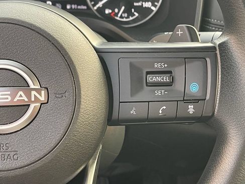 Used 2024 Nissan Rogue SV AWD/4WD image 18