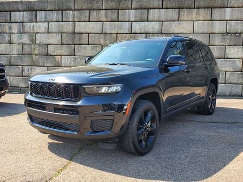 Used 2023 Jeep Grand Cherokee L Laredo image 50