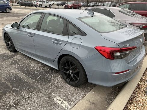 Used 2022 Honda Civic Sport image 11