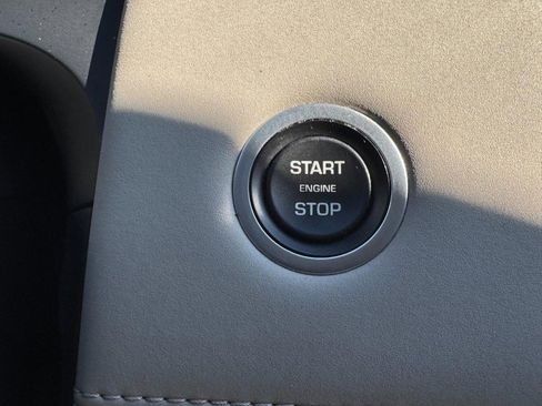 Used 2022 Land Rover Discovery Sport S image 22