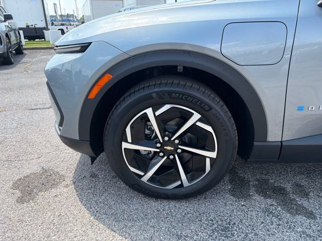 New 2026 Chevrolet Equinox EV LT FWD image 11