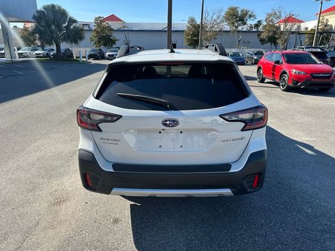 Used 2022 Subaru Outback Limited image 6