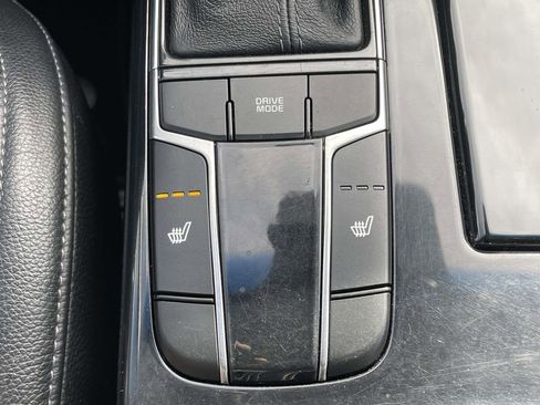 Used 2018 Kia Cadenza Premium image 21