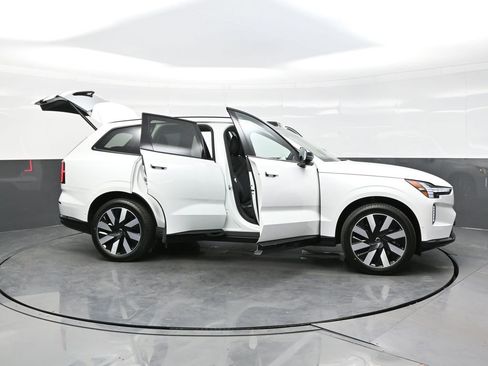 New 2025 Volvo EX90 Plus image 31