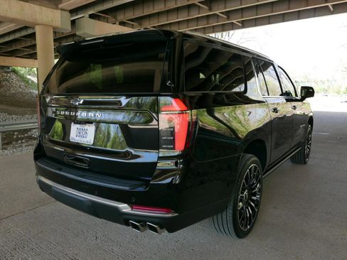 Used 2025 Chevrolet Suburban High Country AWD/4WD image 58