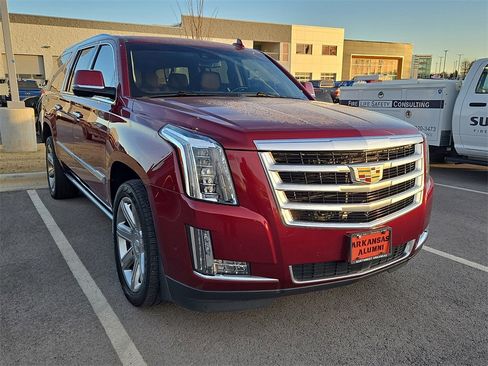 Used 2019 Cadillac Escalade ESV Premium Luxury image 4