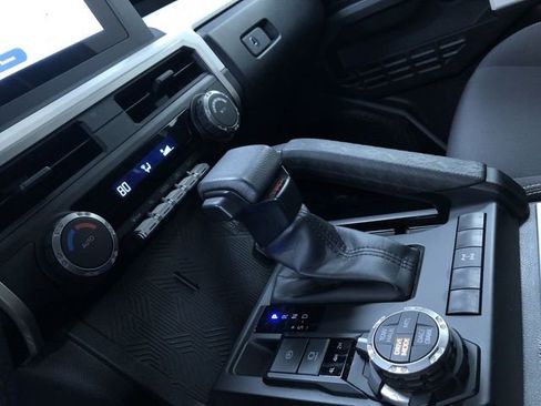 Used 2024 Toyota Tacoma TRD Off-Road image 24