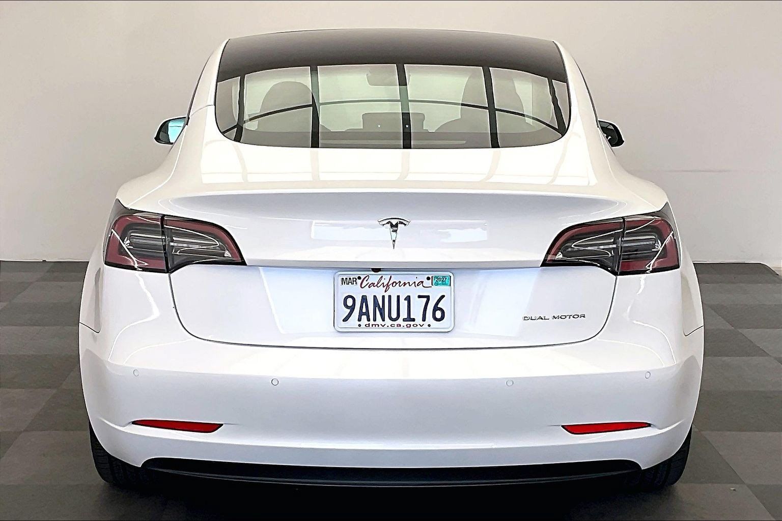 Used 2022 Tesla Model 3 Long Range AWD/4WD image 3